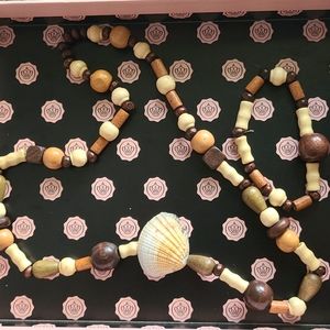 Wooden beads and shell necklace set